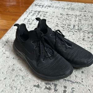Nike Free TR8 all black